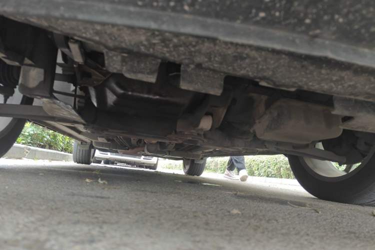 Used Dodge Journey 2013 2.4L Two-Wheel Drive Luxury Version Chassis Front