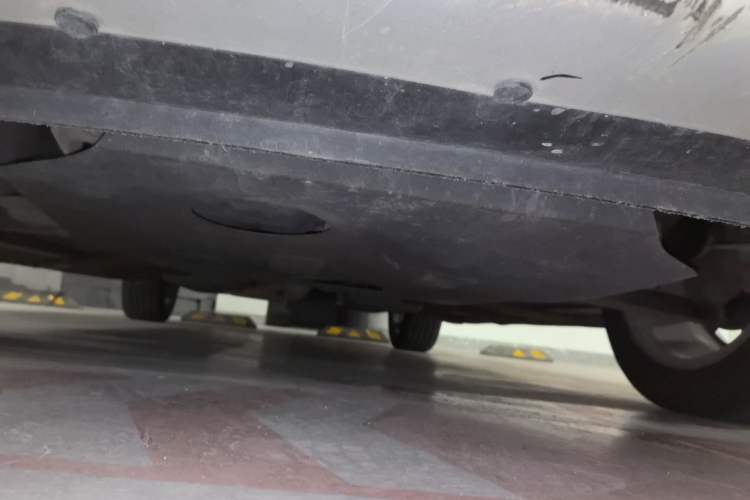 Used Dodge Journey 2013 2.4L Two-Wheel Drive Luxury Version Chassis Front