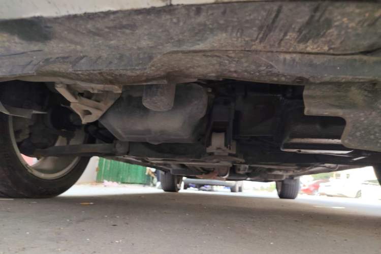 Used Dodge Journey 2013 2.4L Two-Wheel Drive Luxury Version Chassis Front