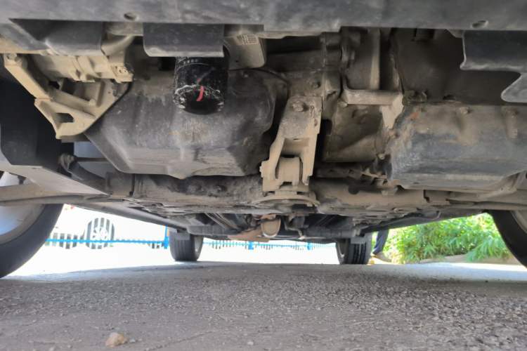Used Dodge Journey 2013 2.4L Two-Wheel Drive Luxury Version Chassis Front
