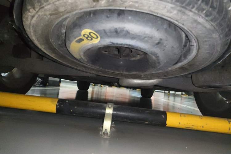 Used Dodge Journey 2013 2.4L Two-Wheel Drive Luxury Version Chassis Rear