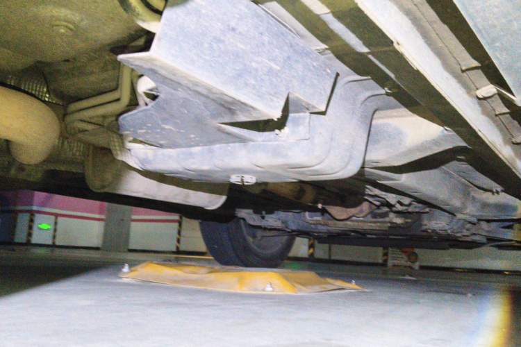 Used Dodge Journey 2013 2.4L Two-Wheel Drive Luxury Version Chassis Rear Left