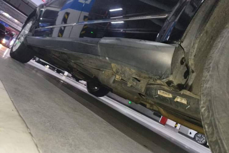 Used Dodge Journey 2013 2.4L Two-Wheel Drive Luxury Version Chassis Rear Left