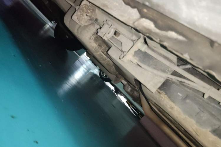 Used Dodge Journey 2013 2.4L Two-Wheel Drive Luxury Version Chassis Rear Left