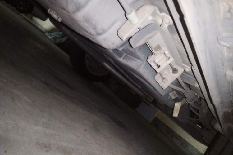 Used Dodge Journey 2013 2.4L Two-Wheel Drive Luxury Version Chassis Rear Left