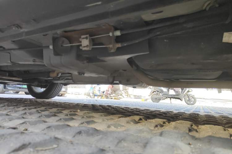 Used Dodge Journey 2013 2.4L Two-Wheel Drive Luxury Version Chassis Rear Left