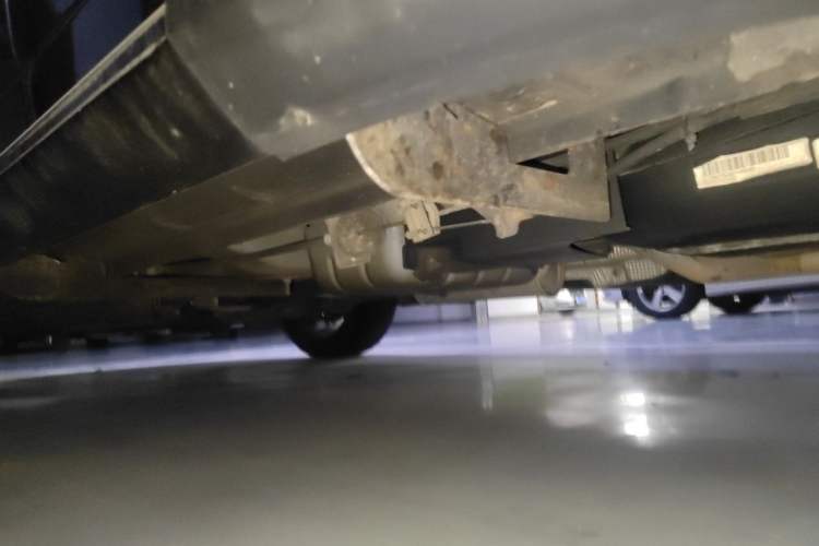 Used Dodge Journey 2013 2.4L Two-Wheel Drive Luxury Version Chassis Rear Left