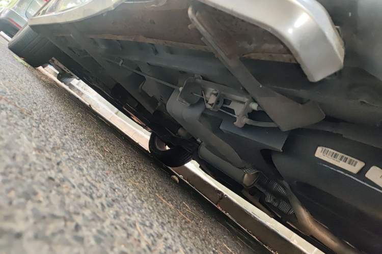 Used Dodge Journey 2013 2.4L Two-Wheel Drive Luxury Version Chassis Rear Left