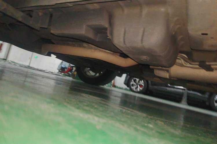 Used Dodge Journey 2013 2.4L Two-Wheel Drive Luxury Version Chassis Rear Left