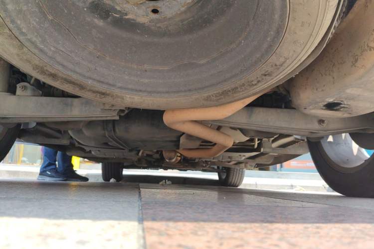 Used Dodge Journey 2013 2.4L Two-Wheel Drive Luxury Version Chassis Rear
