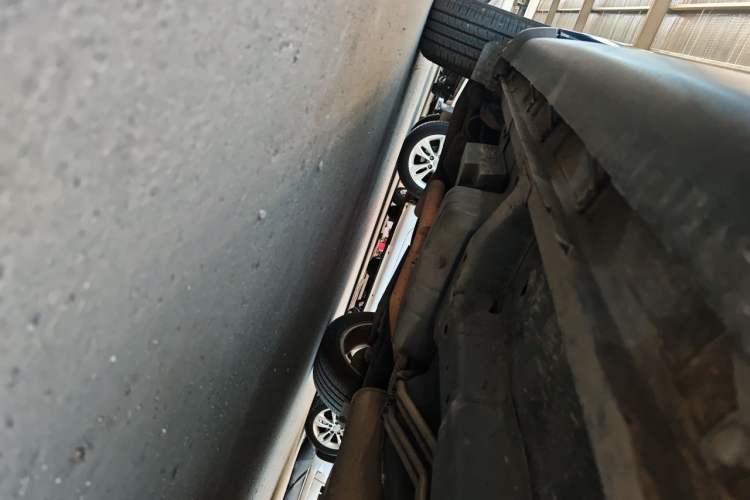 Used Dodge Journey 2013 2.4L Two-Wheel Drive Luxury Version Chassis Rear Right
