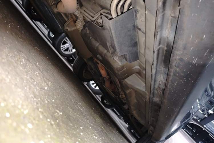 Used Dodge Journey 2013 2.4L Two-Wheel Drive Luxury Version Chassis Rear Right