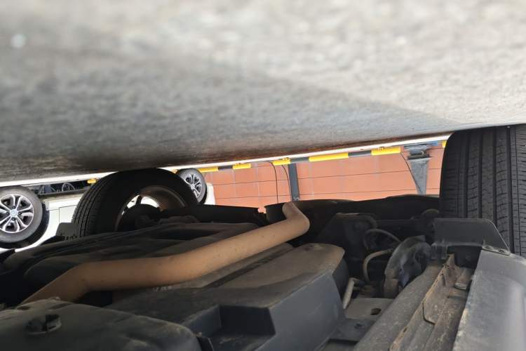 Used Dodge Journey 2013 2.4L Two-Wheel Drive Luxury Version Chassis Rear Right
