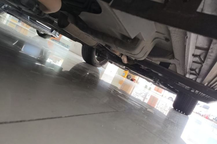 Used Dodge Journey 2013 2.4L Two-Wheel Drive Luxury Version Chassis Rear Right