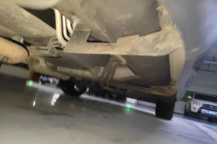 Used Dodge Journey 2013 2.4L Two-Wheel Drive Luxury Version Chassis Rear Right