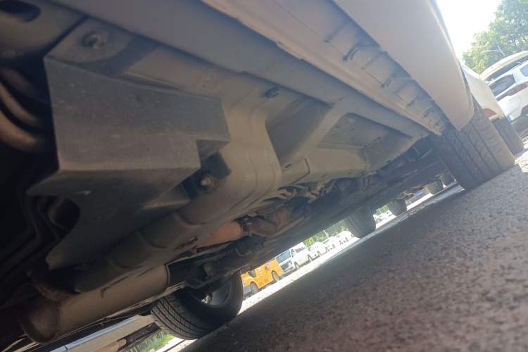 Used Dodge Journey 2013 2.4L Two-Wheel Drive Luxury Version Chassis Rear Right