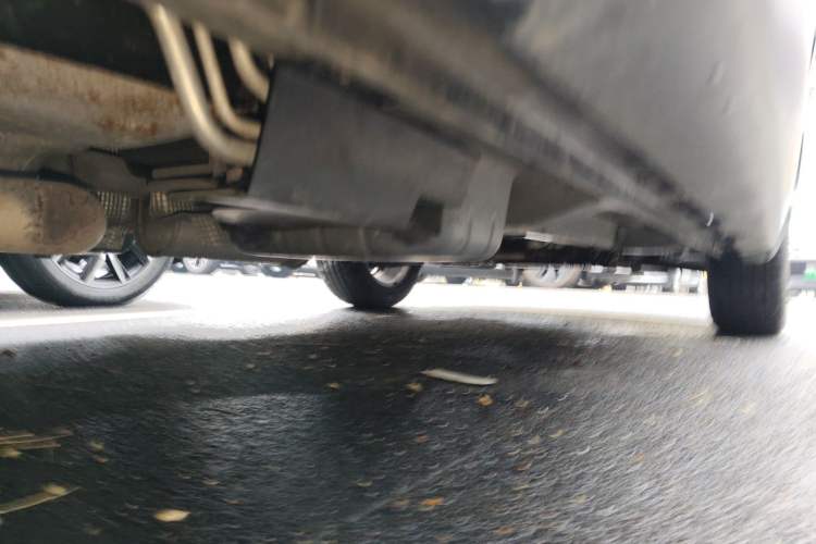 Used Dodge Journey 2013 2.4L Two-Wheel Drive Luxury Version Chassis Rear Right