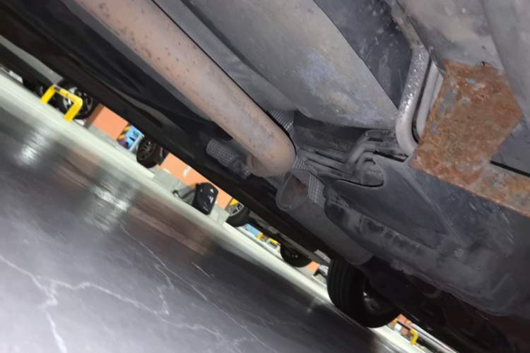 Used Dodge Journey 2013 2.4L Two-Wheel Drive Luxury Version Chassis Rear Right