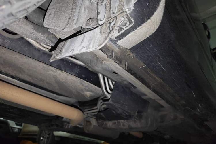Used Dodge Journey 2013 2.4L Two-Wheel Drive Luxury Version Chassis Rear Right