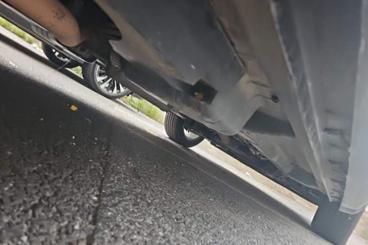 Used Dodge Journey 2013 2.4L Two-Wheel Drive Luxury Version Chassis Rear Right