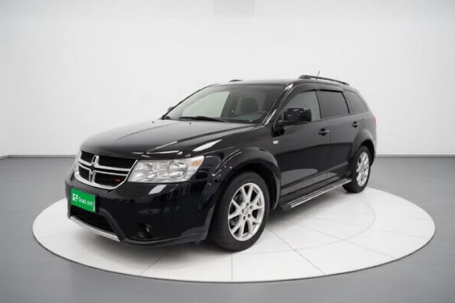Ojetý Dodge Journey 2013 2.4L Two-Wheel Drive Luxury Version