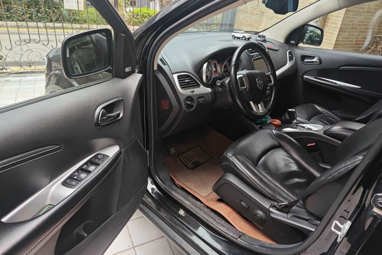 Used Dodge Journey 2013 3.6L Four-Wheel Drive Flagship Edition Driver Seat