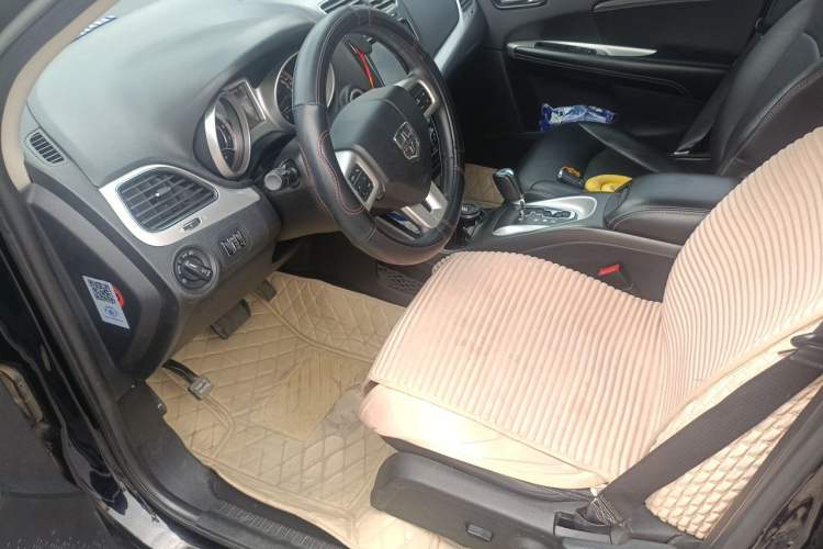 Used Dodge Journey 2013 2.4L Two-Wheel-Drive Smart Edition Driver Seat