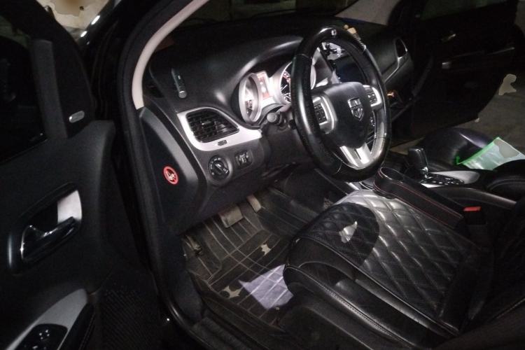 Used Dodge Journey 2013 2.4L Two-Wheel Drive Luxury Version Driver Seat