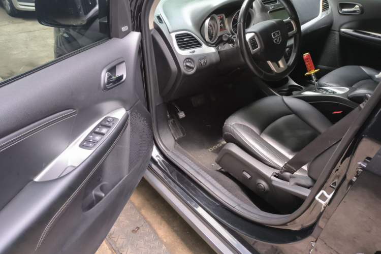 Used Dodge Journey 2013 3.6L Four-Wheel Drive Flagship Edition Driver Seat