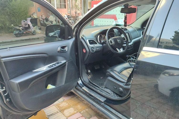 Used Dodge Journey 2013 3.6L Four-Wheel Drive Flagship Edition Driver Seat