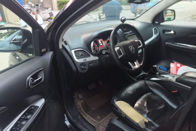 Used Dodge Journey 2013 2.4L Two-Wheel-Drive Smart Edition Driver Seat