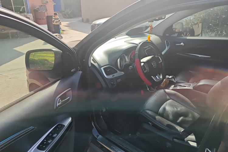 Used Dodge Journey 2013 3.6L Four-Wheel Drive Flagship Edition Driver Seat