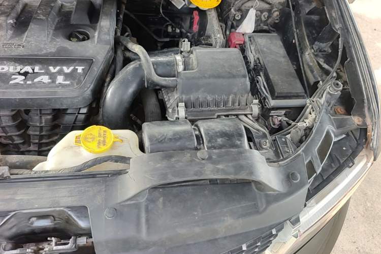 Used Dodge Journey 2013 2.4L Two-Wheel-Drive Smart Edition Engine Bay Left