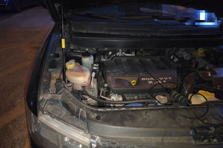Used Dodge Journey 2013 2.4L Two-Wheel Drive Luxury Version Engine Bay Right
