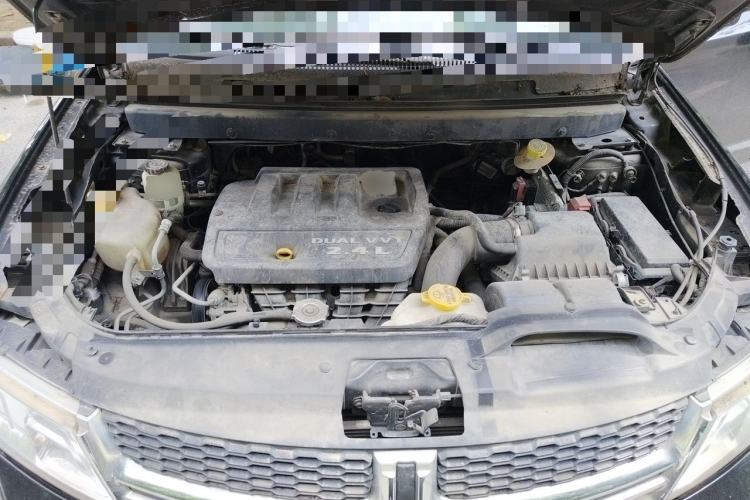 Used Dodge Journey 2013 2.4L Two-Wheel Drive Luxury Version Engine Bay