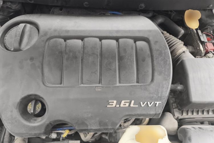 Used Dodge Journey 2013 3.6L Four-Wheel Drive Flagship Edition Engine Bay