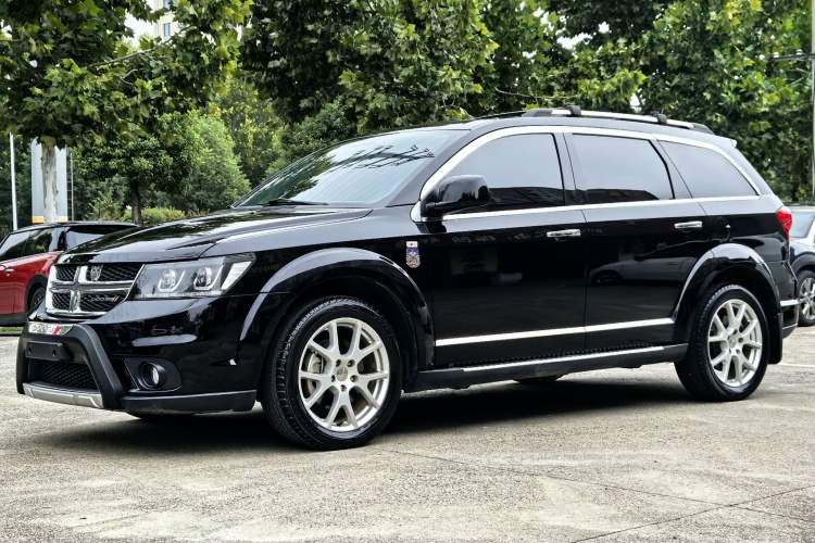 Used Dodge Journey 2013 2.4L Two-Wheel Drive Luxury Version Exterior 1