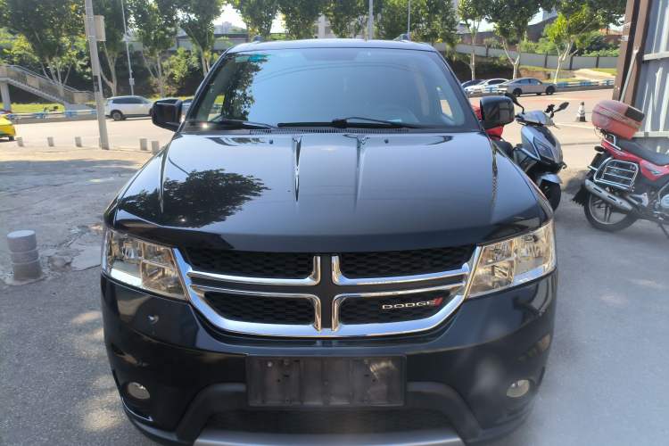 Used Dodge Journey 2013 2.4L Two-Wheel Drive Luxury Version Exterior 1