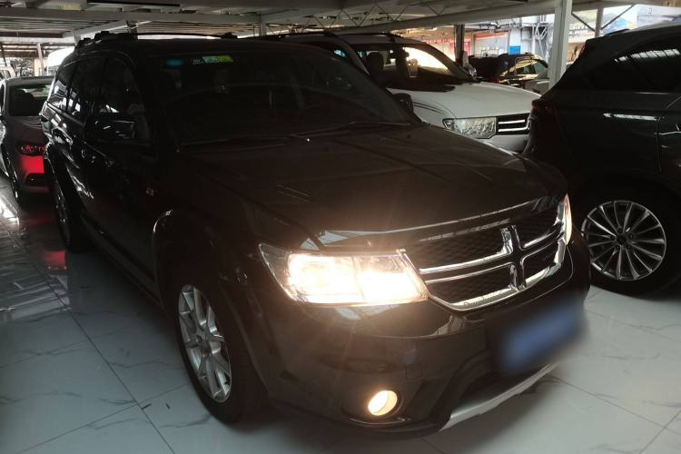 Used Dodge Journey 2013 2.4L Two-Wheel Drive Luxury Version Exterior 2
