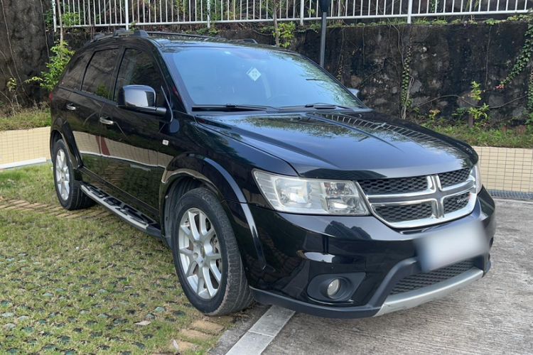 Used Dodge Journey 2013 2.4L Two-Wheel Drive Luxury Version Exterior 2
