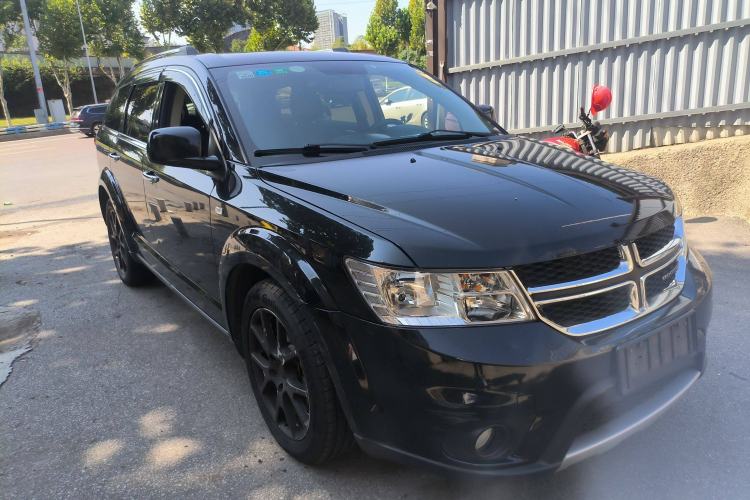 Used Dodge Journey 2013 2.4L Two-Wheel Drive Luxury Version Exterior 2