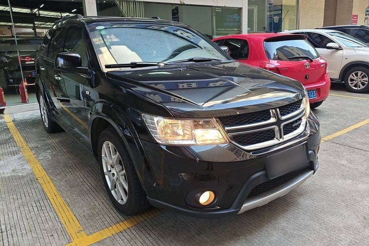 Used Dodge Journey 2013 2.4L Two-Wheel Drive Luxury Version Exterior 2