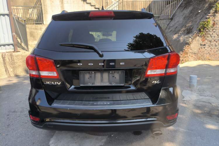 Used Dodge Journey 2013 2.4L Two-Wheel Drive Luxury Version Exterior 4