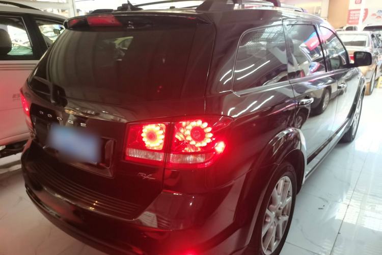 Used Dodge Journey 2013 2.4L Two-Wheel Drive Luxury Version Exterior 5