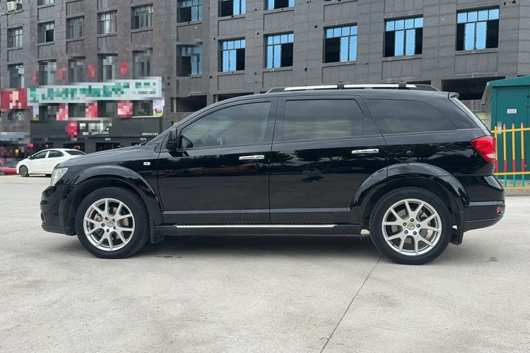 Used Dodge Journey 2013 2.4L Two-Wheel Drive Luxury Version Exterior 5