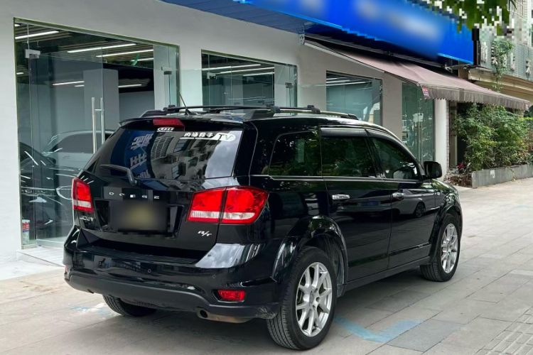 Used Dodge Journey 2013 2.4L Two-Wheel Drive Luxury Version Exterior 5