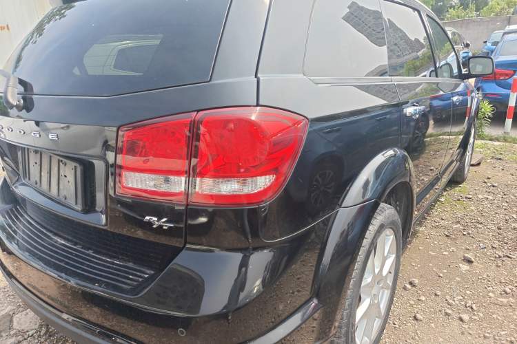 Used Dodge Journey 2013 2.4L Two-Wheel Drive Luxury Version Exterior 6