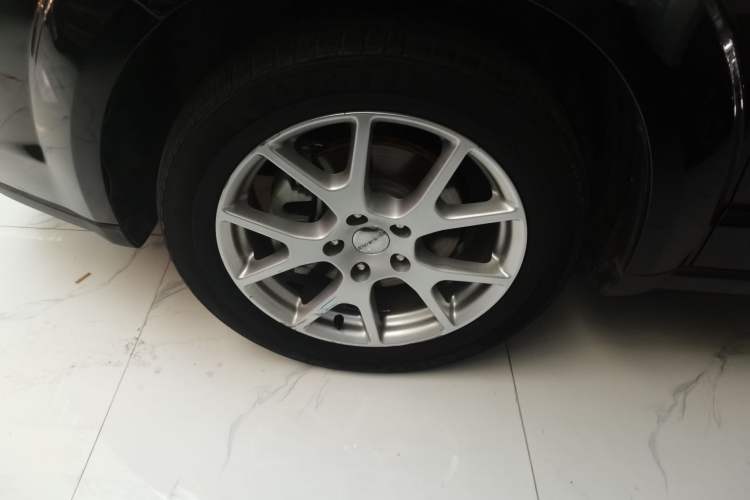 Used Dodge Journey 2013 2.4L Two-Wheel Drive Luxury Version Exterior 7