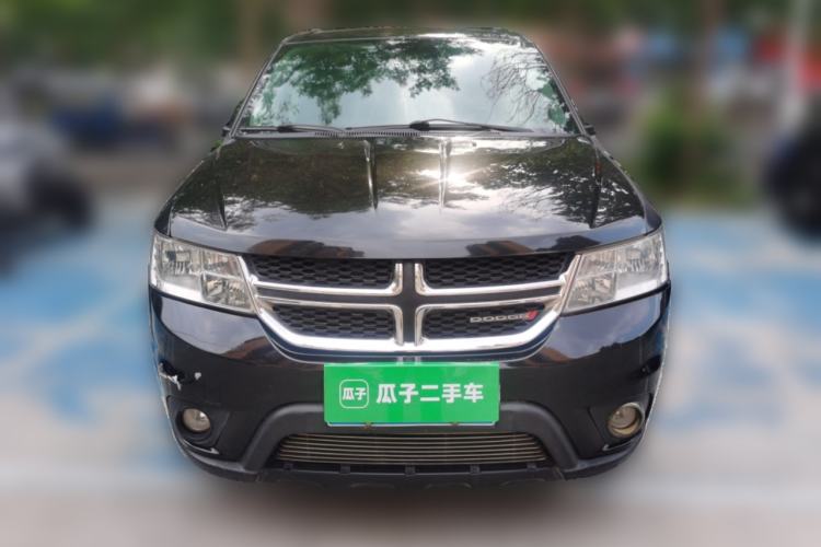 Used Dodge Journey 2013 2.4L Two-Wheel Drive Luxury Version Front