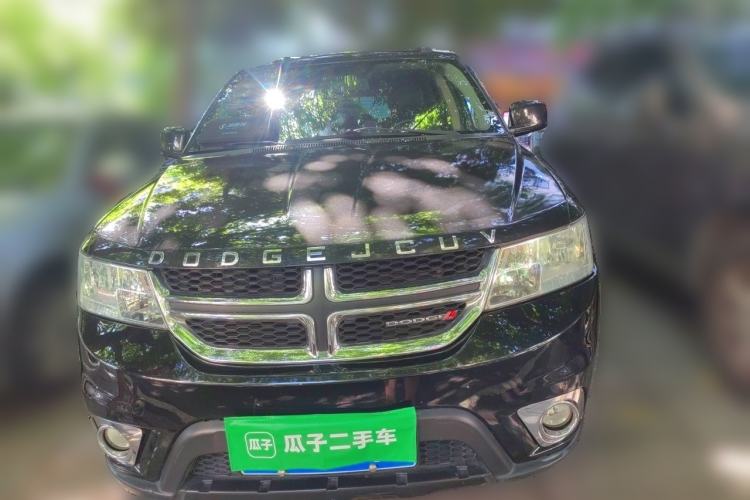 Used Dodge Journey 2013 2.4L Two-Wheel Drive Luxury Version Front